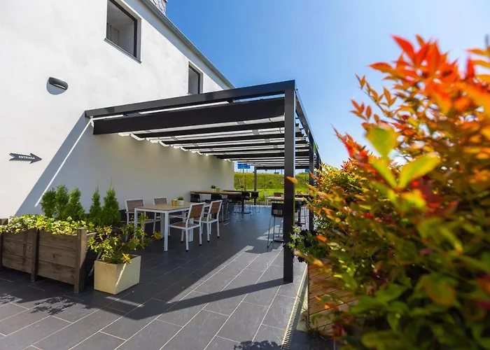 Javier Montero 2* ריבאדאו